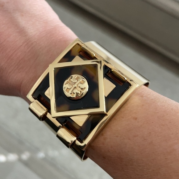 Tory Burch Tortoise shell and gold emblem cuff - Picture 14 of 16